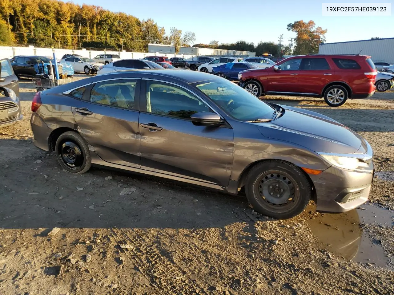19XFC2F57HE039123 2017 Honda Civic Lx