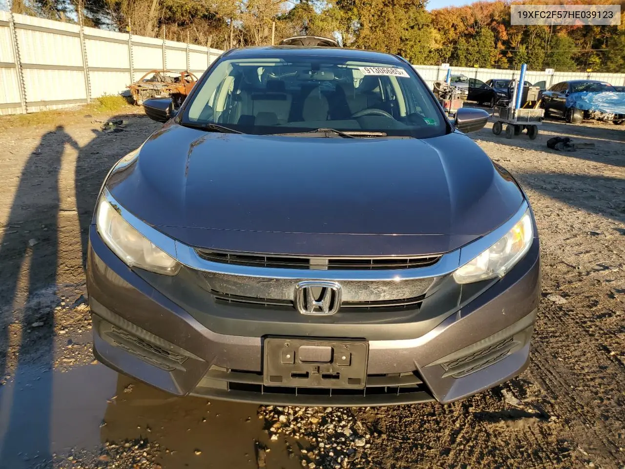 19XFC2F57HE039123 2017 Honda Civic Lx