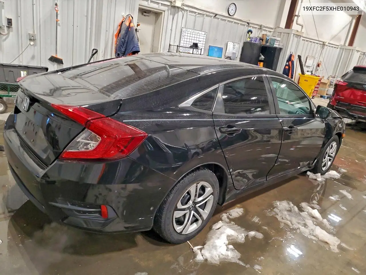 19XFC2F5XHE010943 2017 Honda Civic Lx