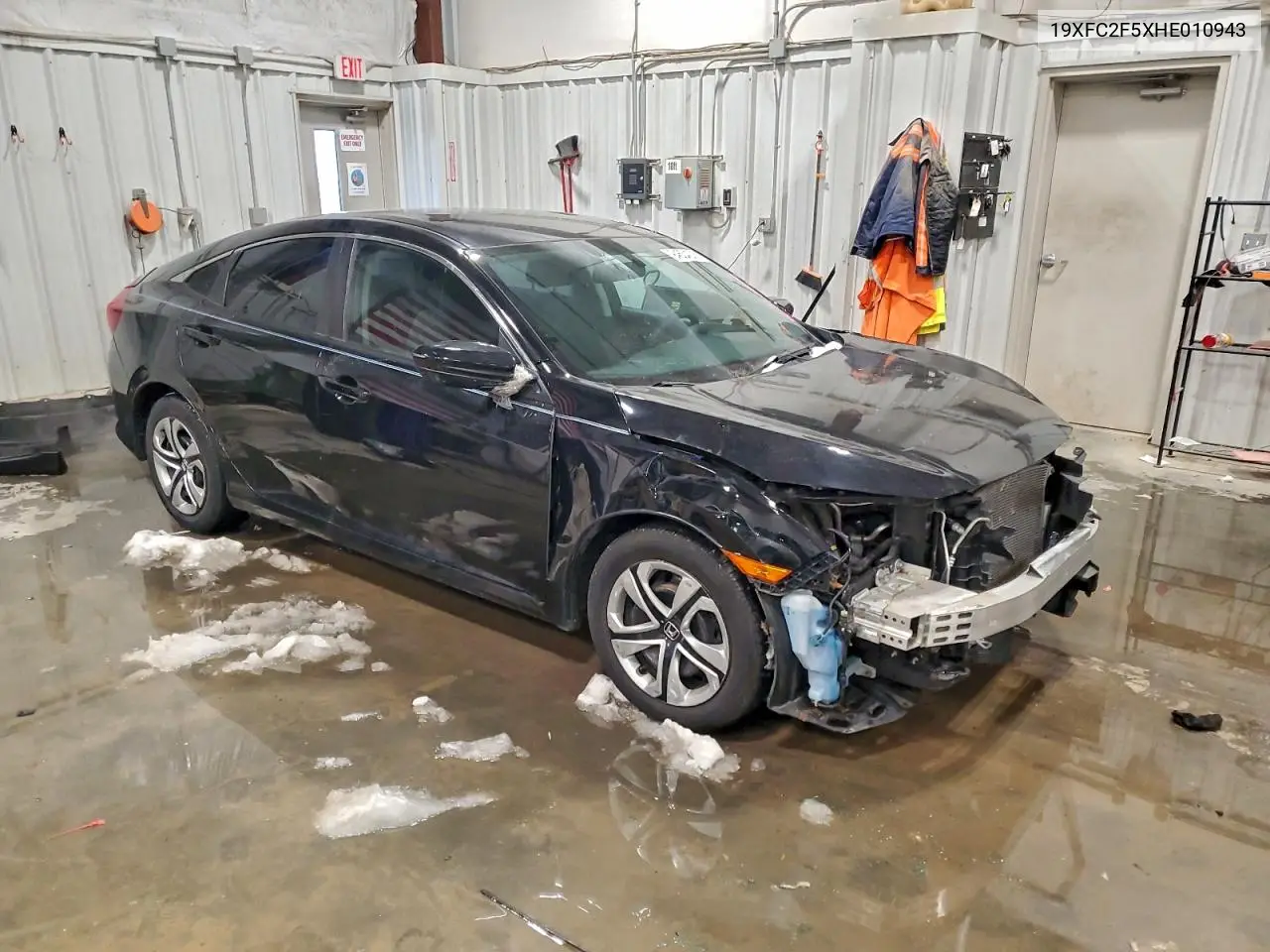 19XFC2F5XHE010943 2017 Honda Civic Lx