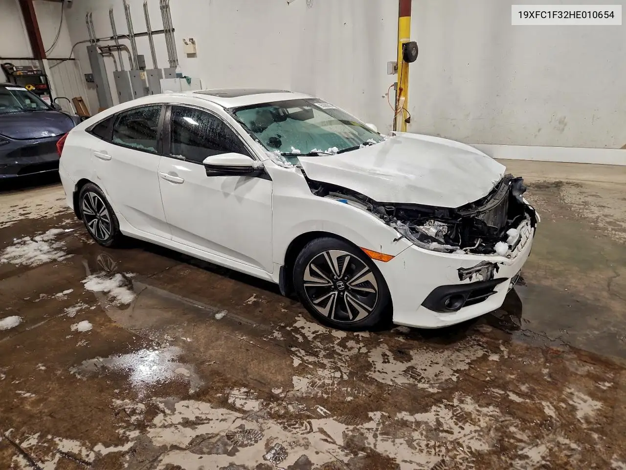 19XFC1F32HE010654 2017 Honda Civic Ex