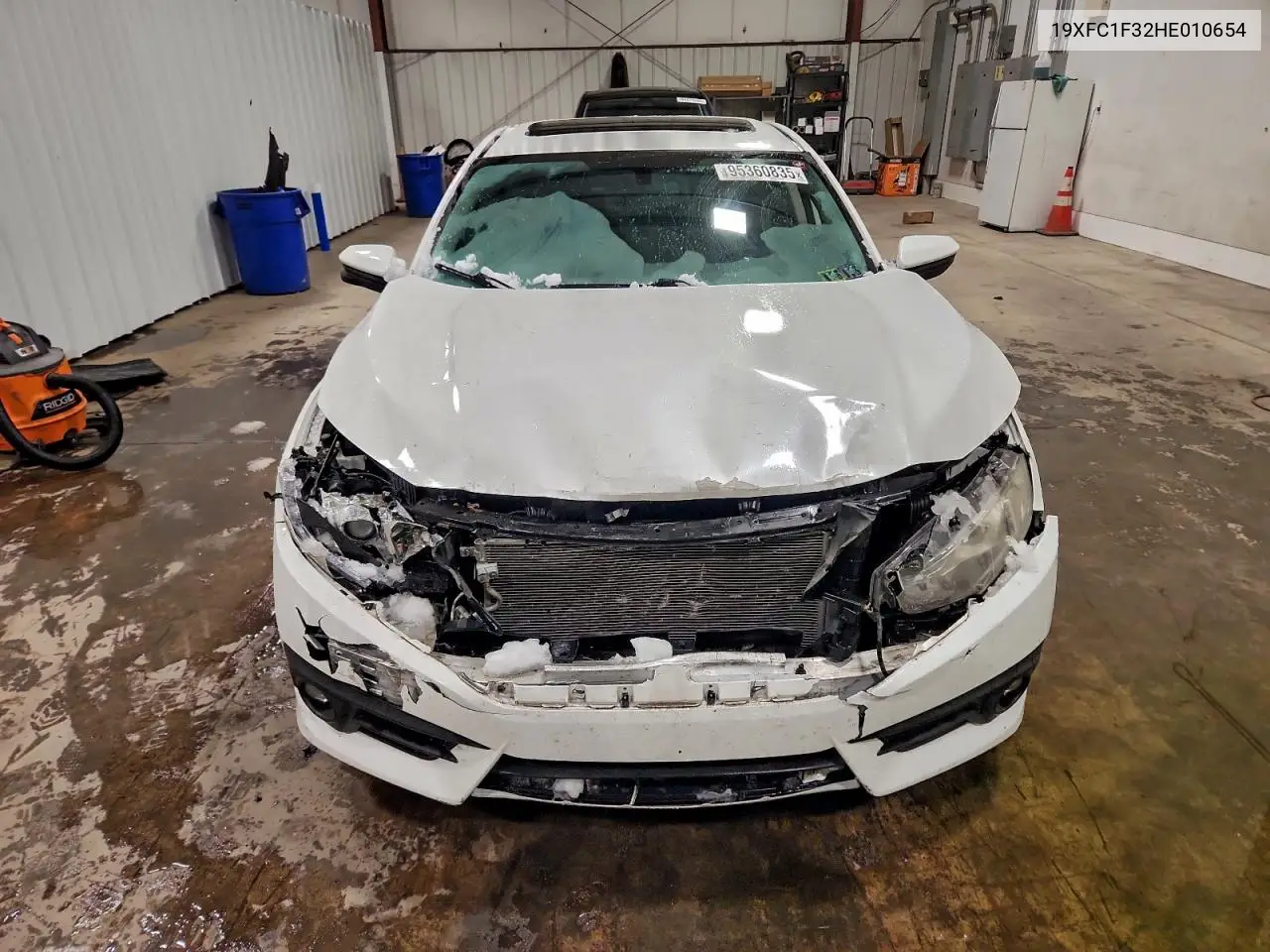 19XFC1F32HE010654 2017 Honda Civic Ex