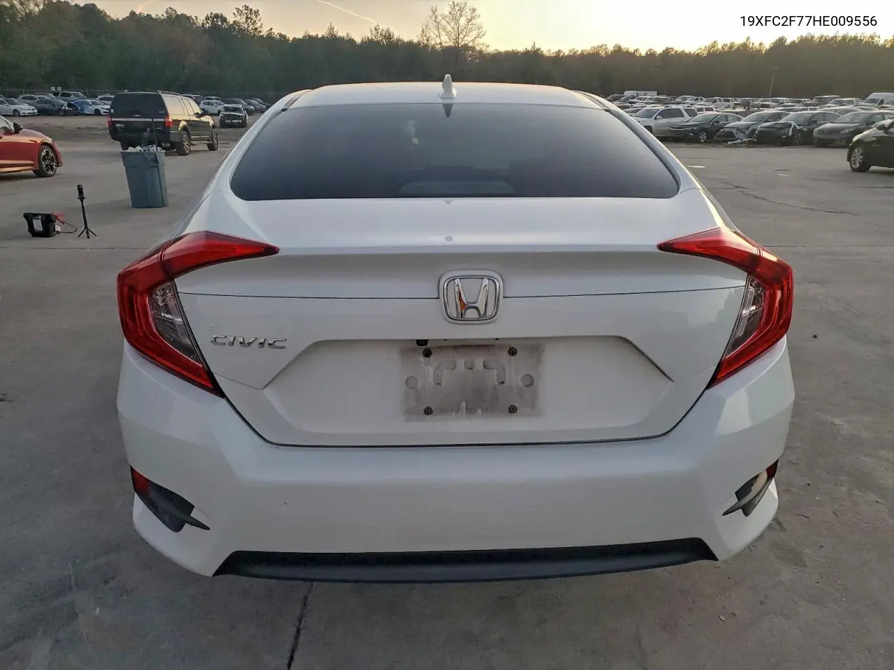 19XFC2F77HE009556 2017 Honda Civic Ex