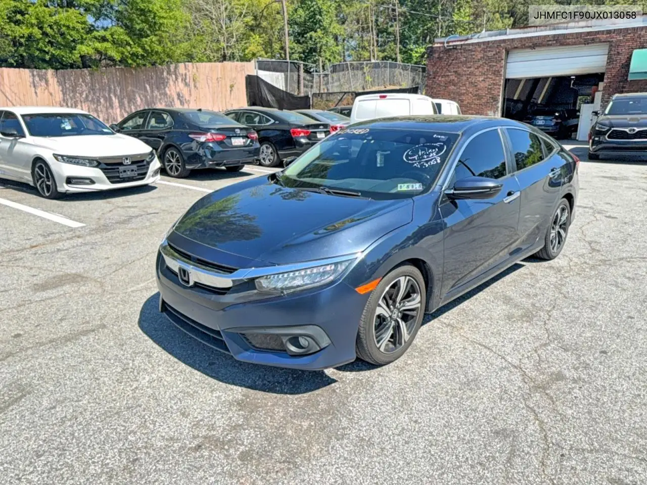 JHMFC1F90JX013058 2018 Honda Civic Touring