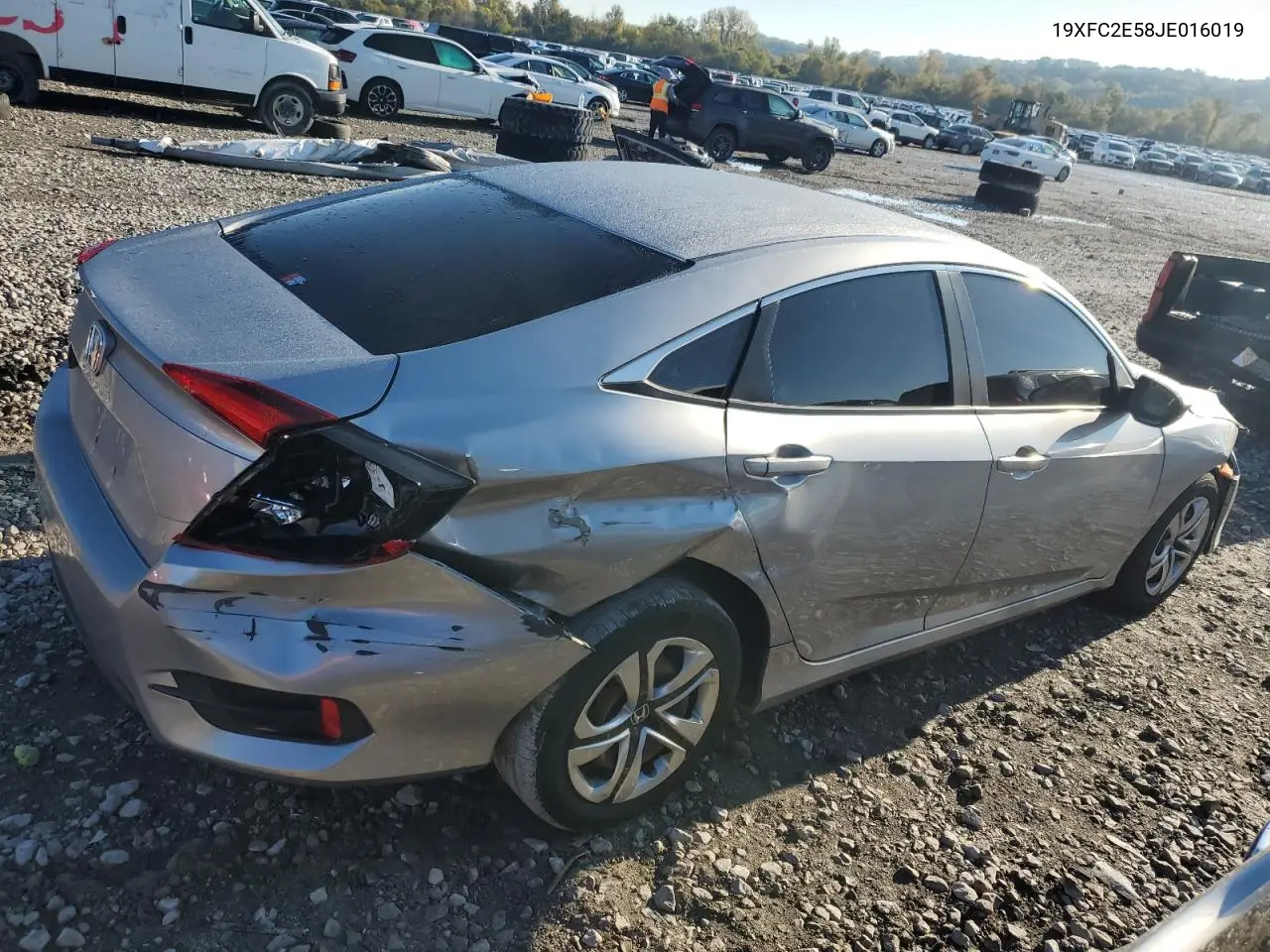 19XFC2E58JE016019 2018 Honda Civic Lx