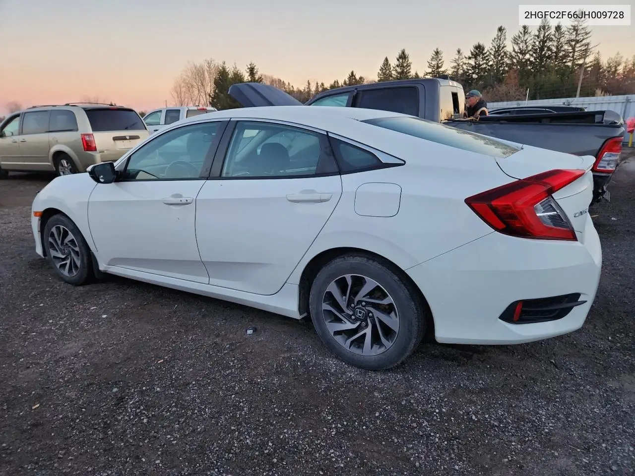 2HGFC2F66JH009728 2018 Honda Civic Lx