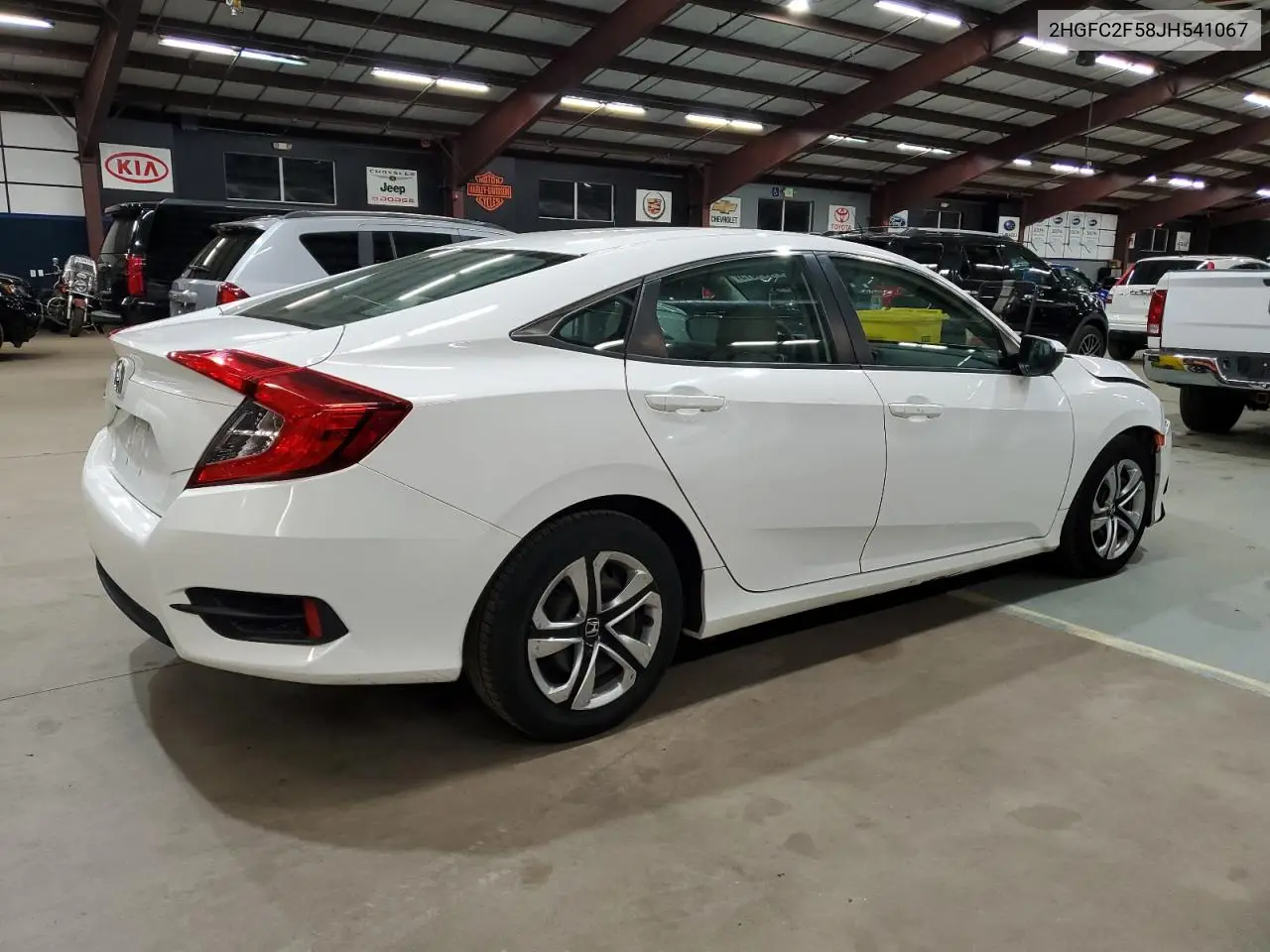 2HGFC2F58JH541067 2018 Honda Civic Lx