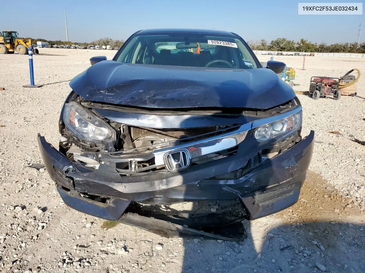 19XFC2F53JE032434 2018 Honda Civic Lx