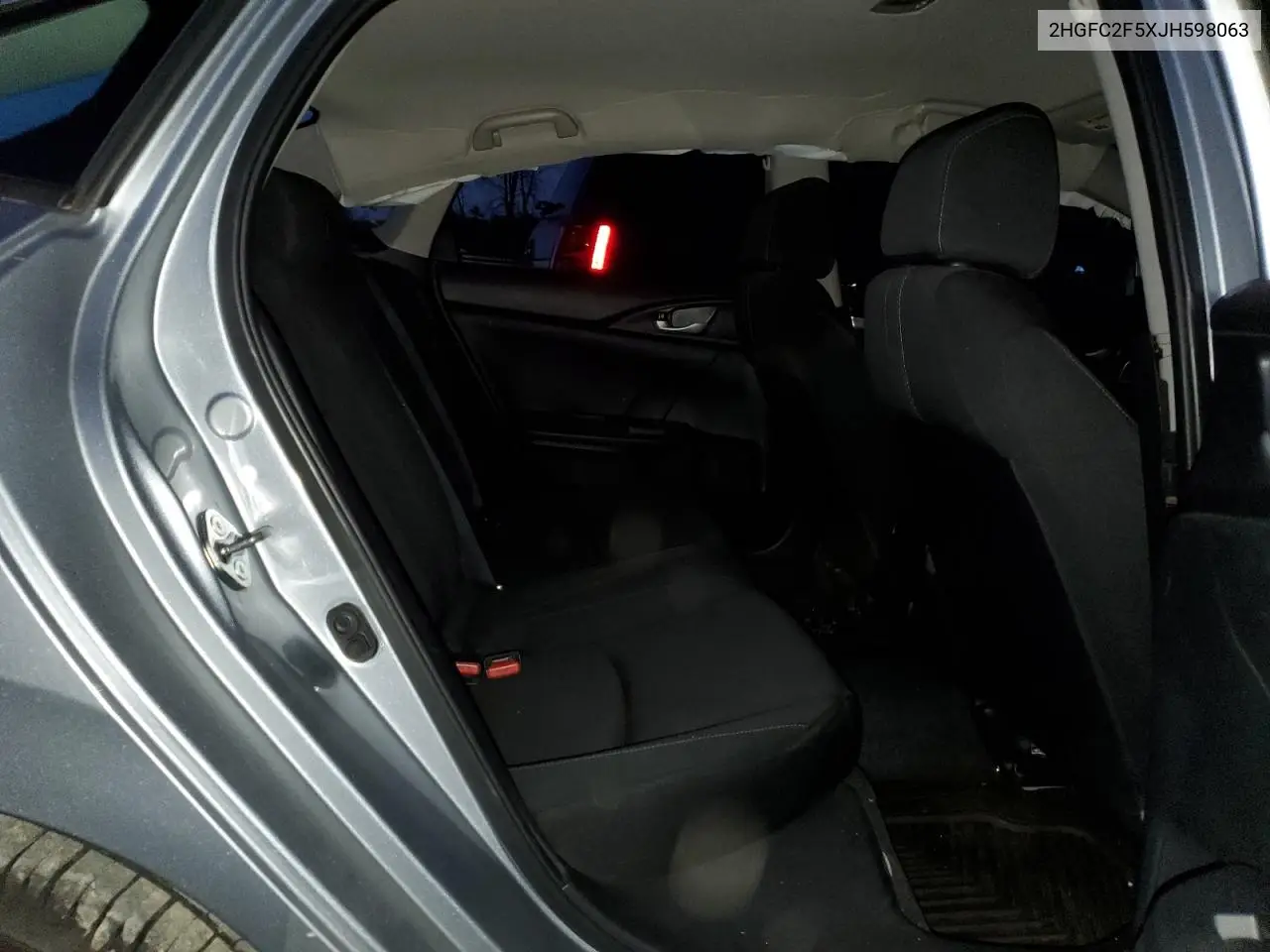 2HGFC2F5XJH598063 2018 Honda Civic Lx