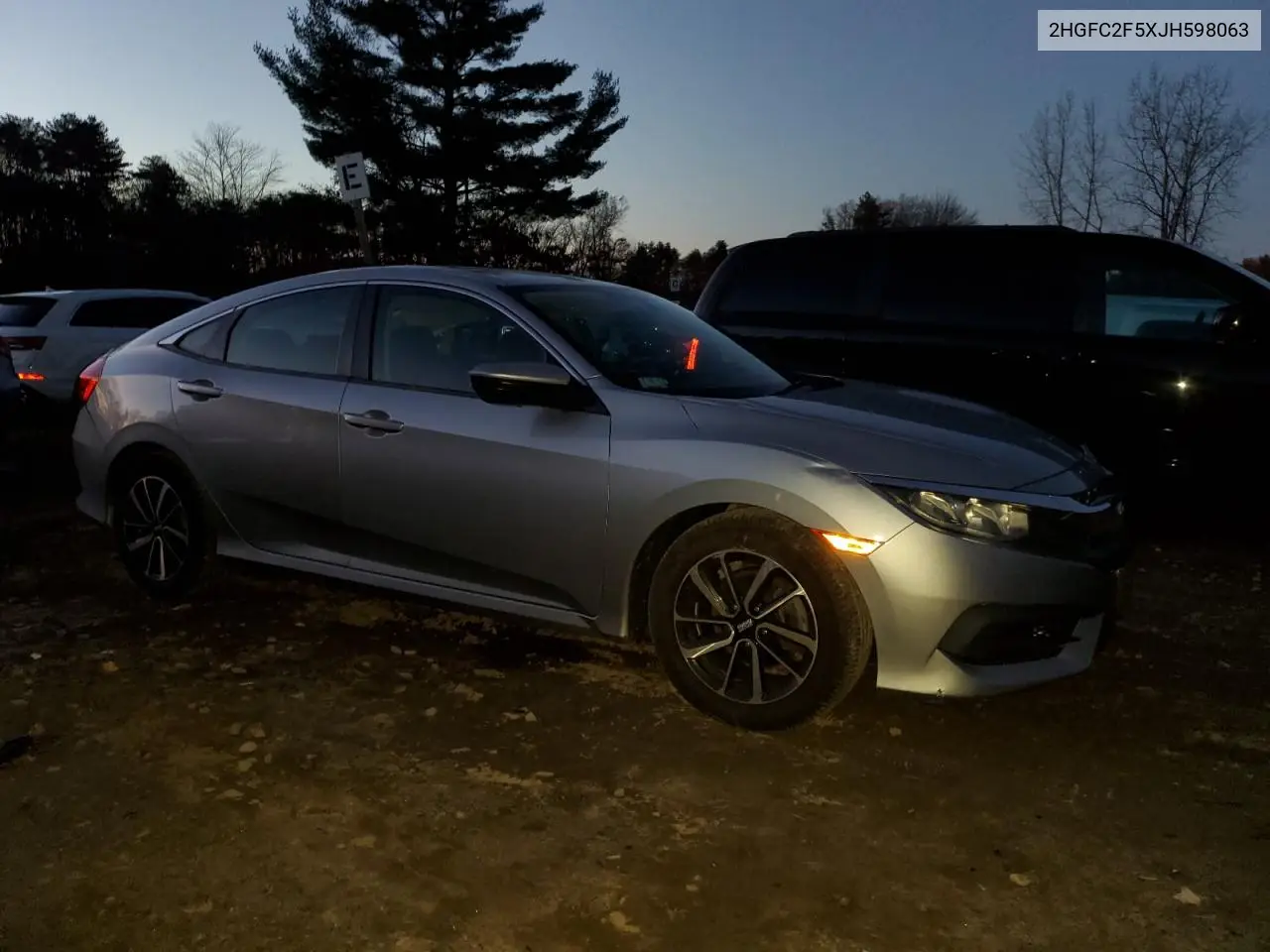 2HGFC2F5XJH598063 2018 Honda Civic Lx