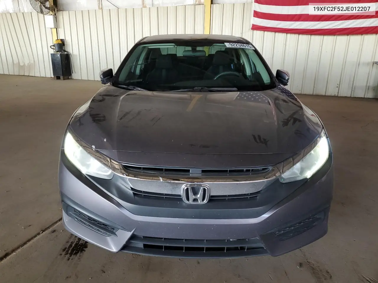 19XFC2F52JE012207 2018 Honda Civic Lx