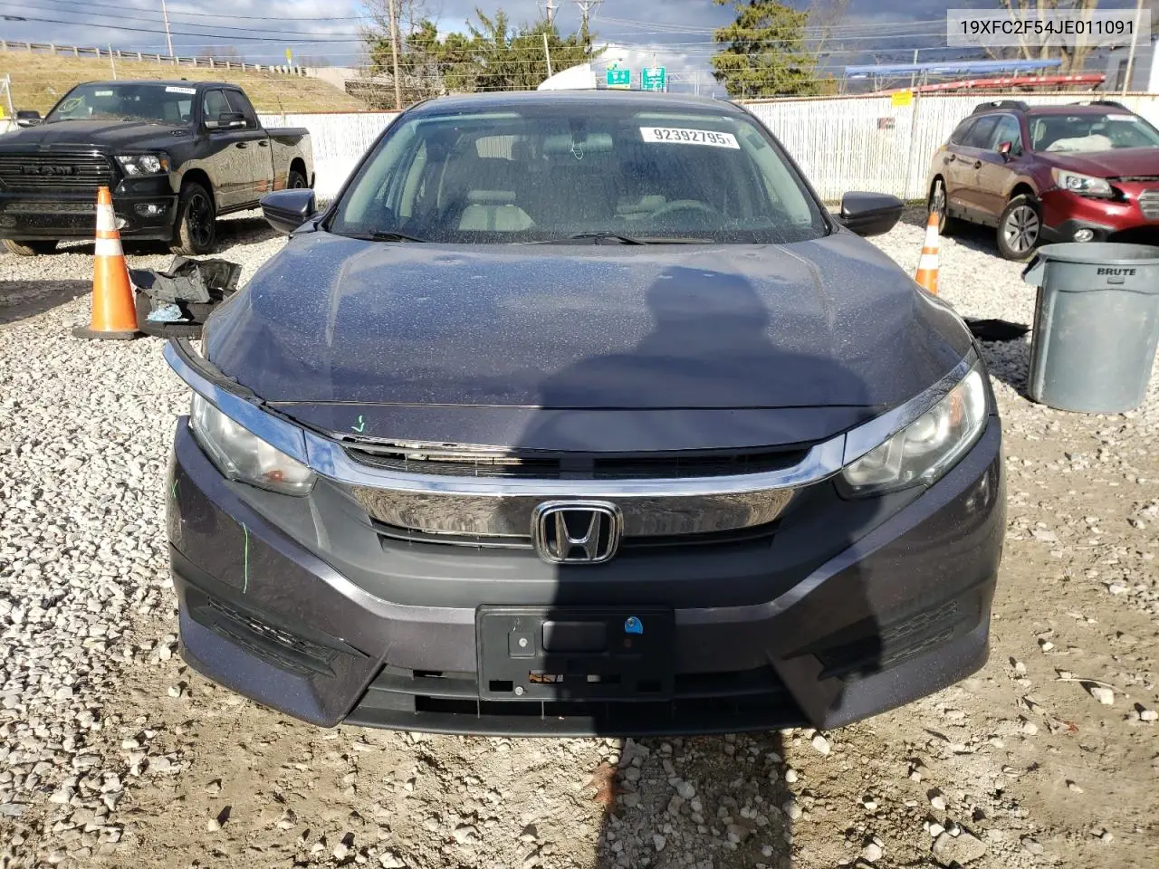 19XFC2F54JE011091 2018 Honda Civic Lx