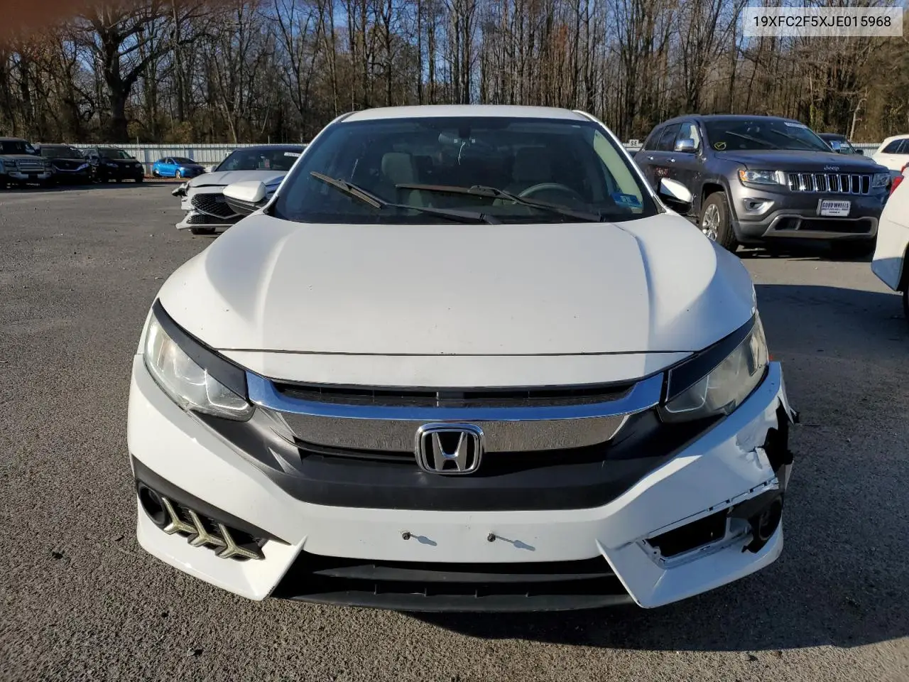 19XFC2F5XJE015968 2018 Honda Civic Lx
