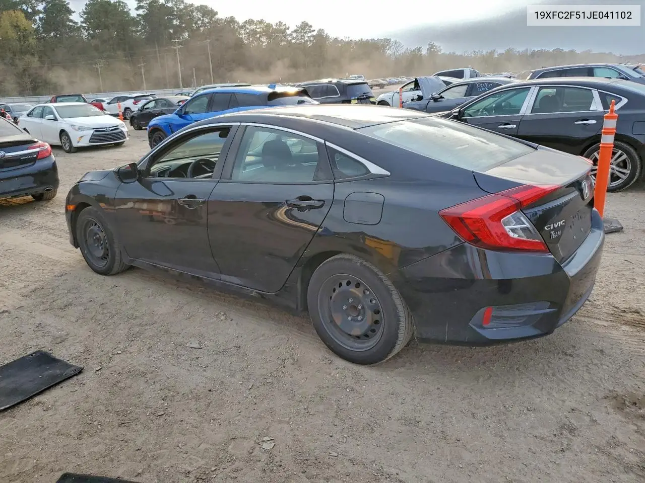 19XFC2F51JE041102 2018 Honda Civic Lx