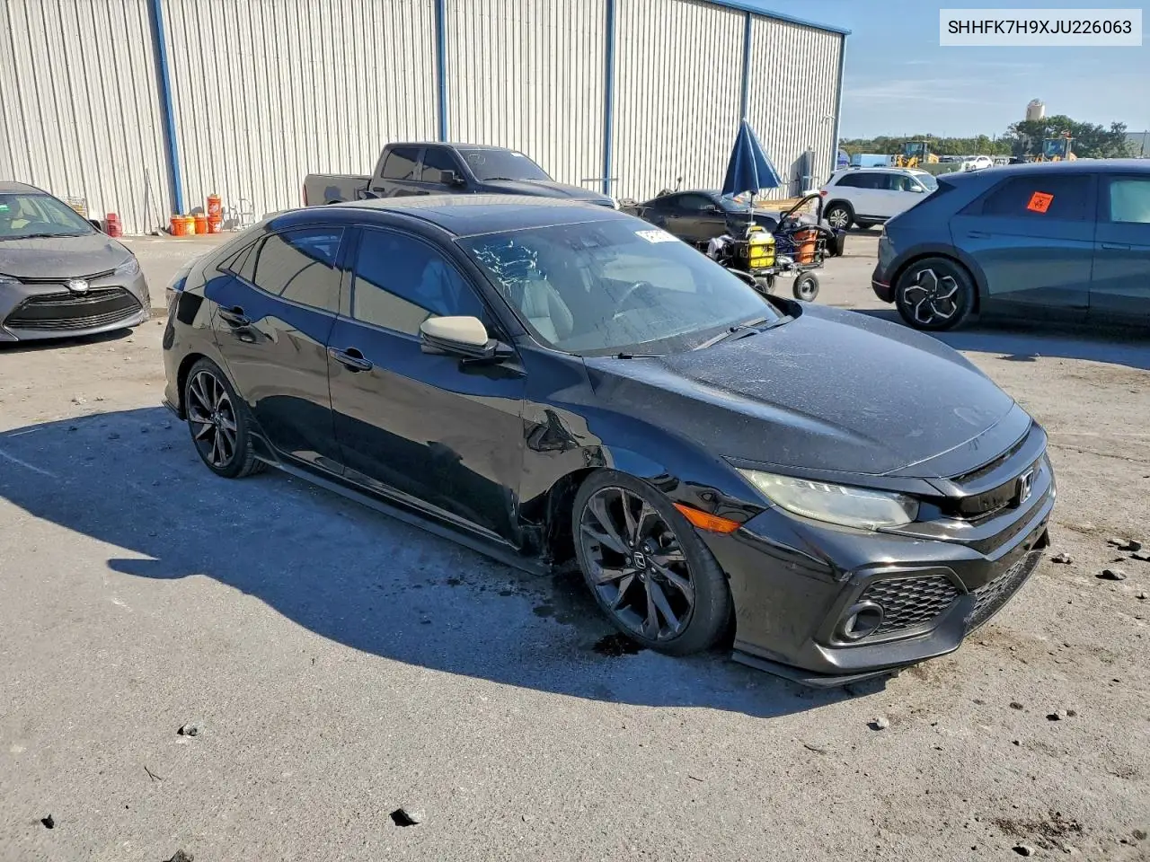 SHHFK7H9XJU226063 2018 Honda Civic Sport Touring