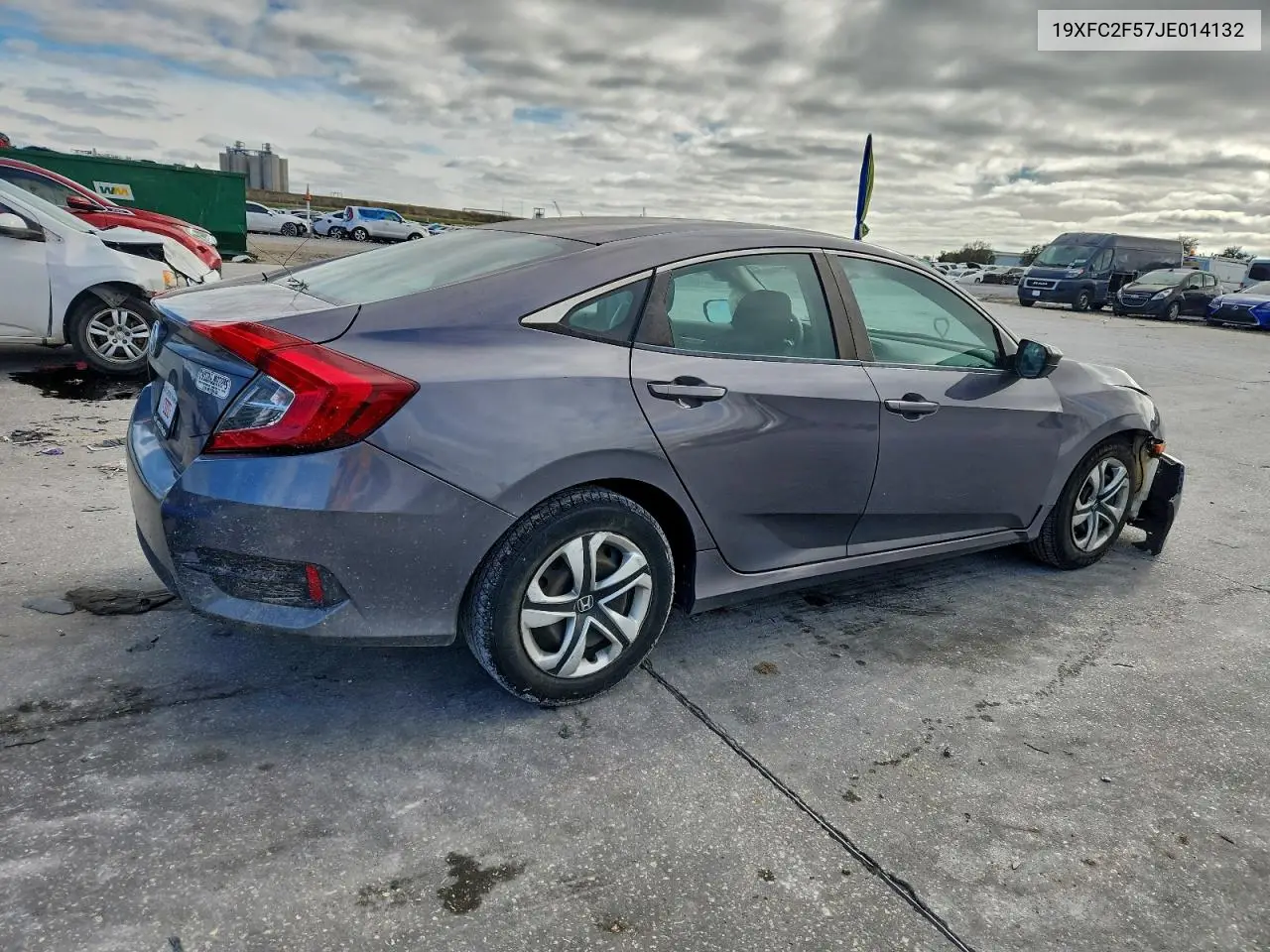 19XFC2F57JE014132 2018 Honda Civic Lx