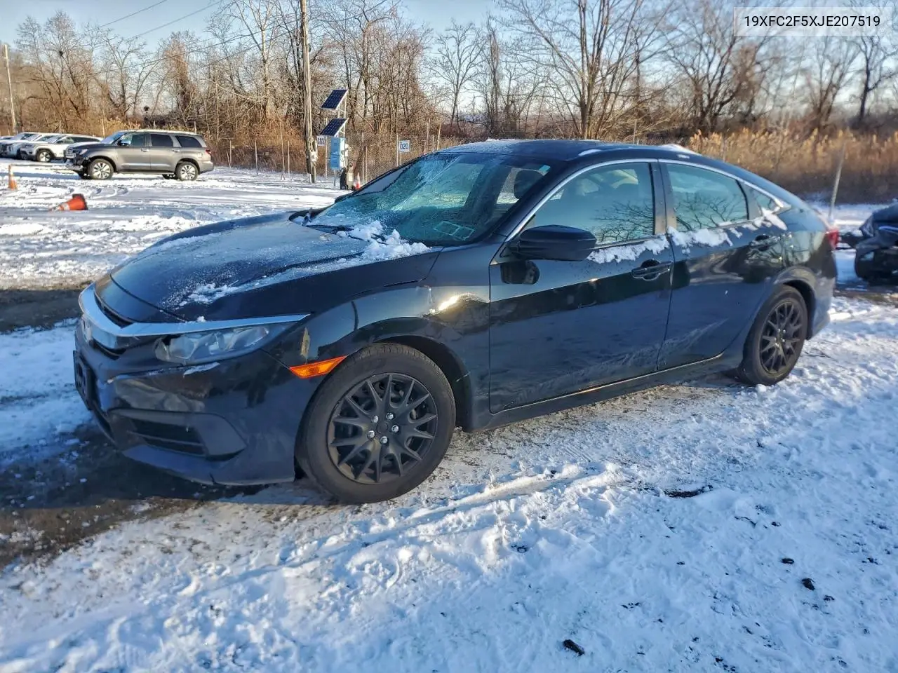 19XFC2F5XJE207519 2018 Honda Civic Lx