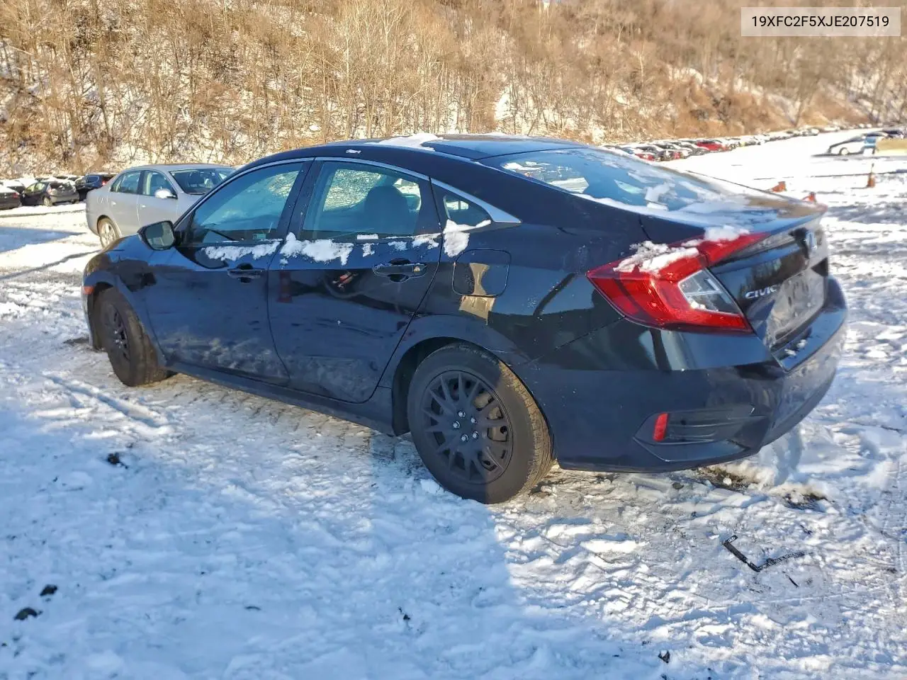 19XFC2F5XJE207519 2018 Honda Civic Lx