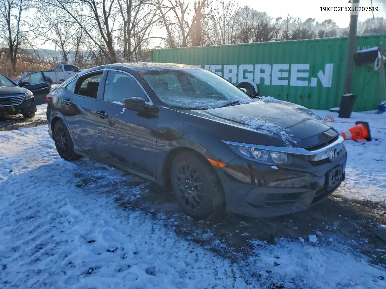 19XFC2F5XJE207519 2018 Honda Civic Lx