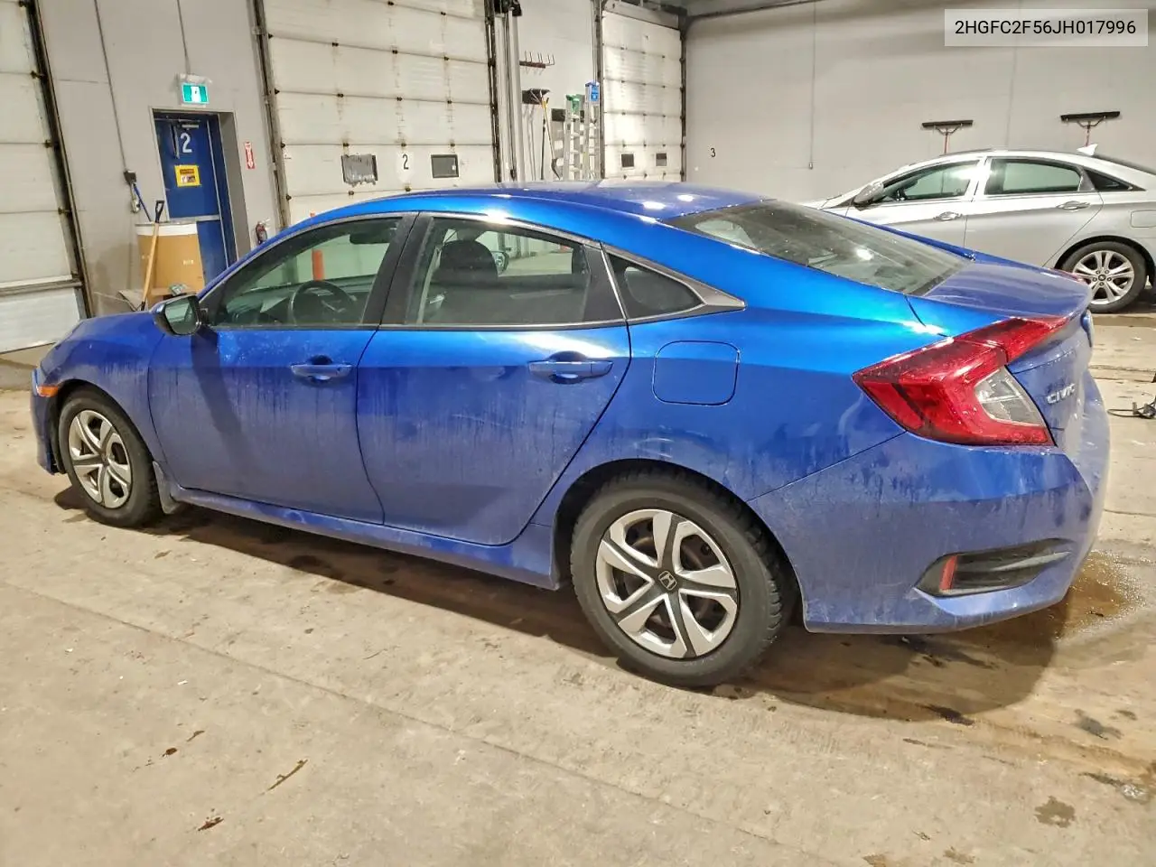 2HGFC2F56JH017996 2018 Honda Civic Lx