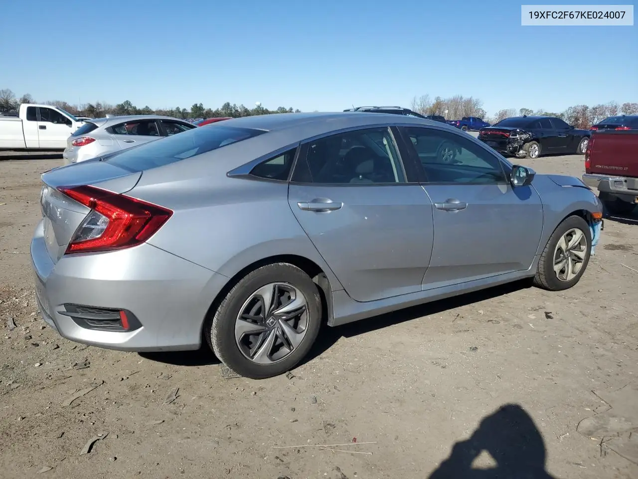 19XFC2F67KE024007 2019 Honda Civic Lx