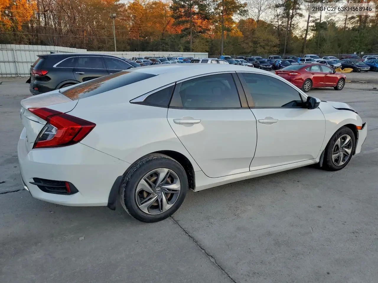 2HGFC2F63KH568946 2019 Honda Civic Lx