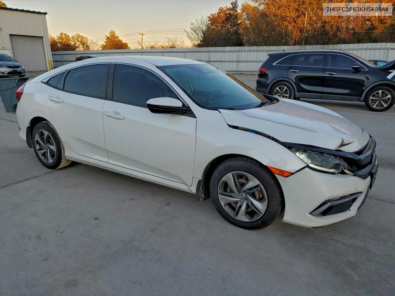 2HGFC2F63KH568946 2019 Honda Civic Lx