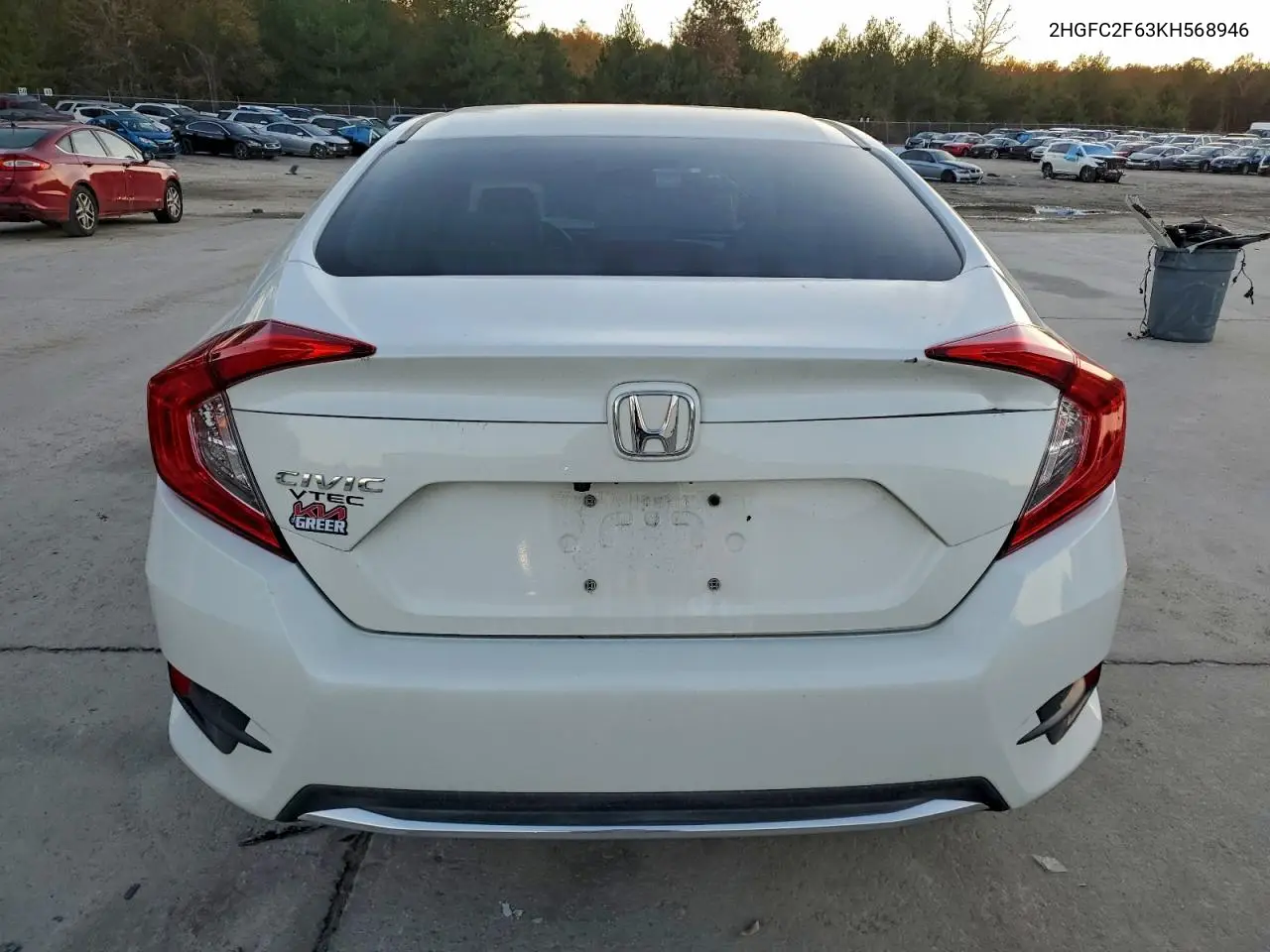 2HGFC2F63KH568946 2019 Honda Civic Lx
