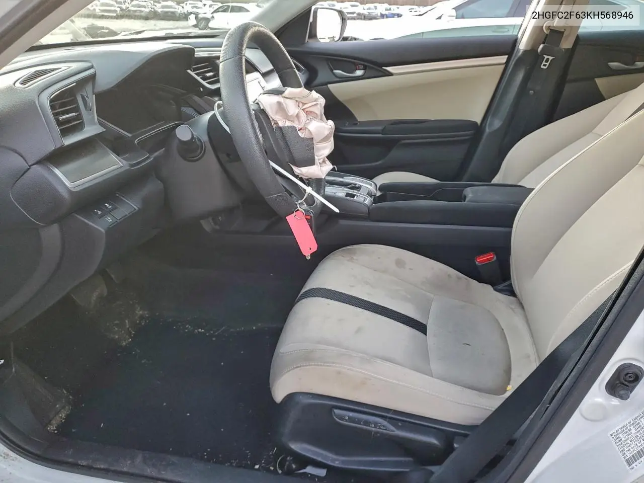 2HGFC2F63KH568946 2019 Honda Civic Lx