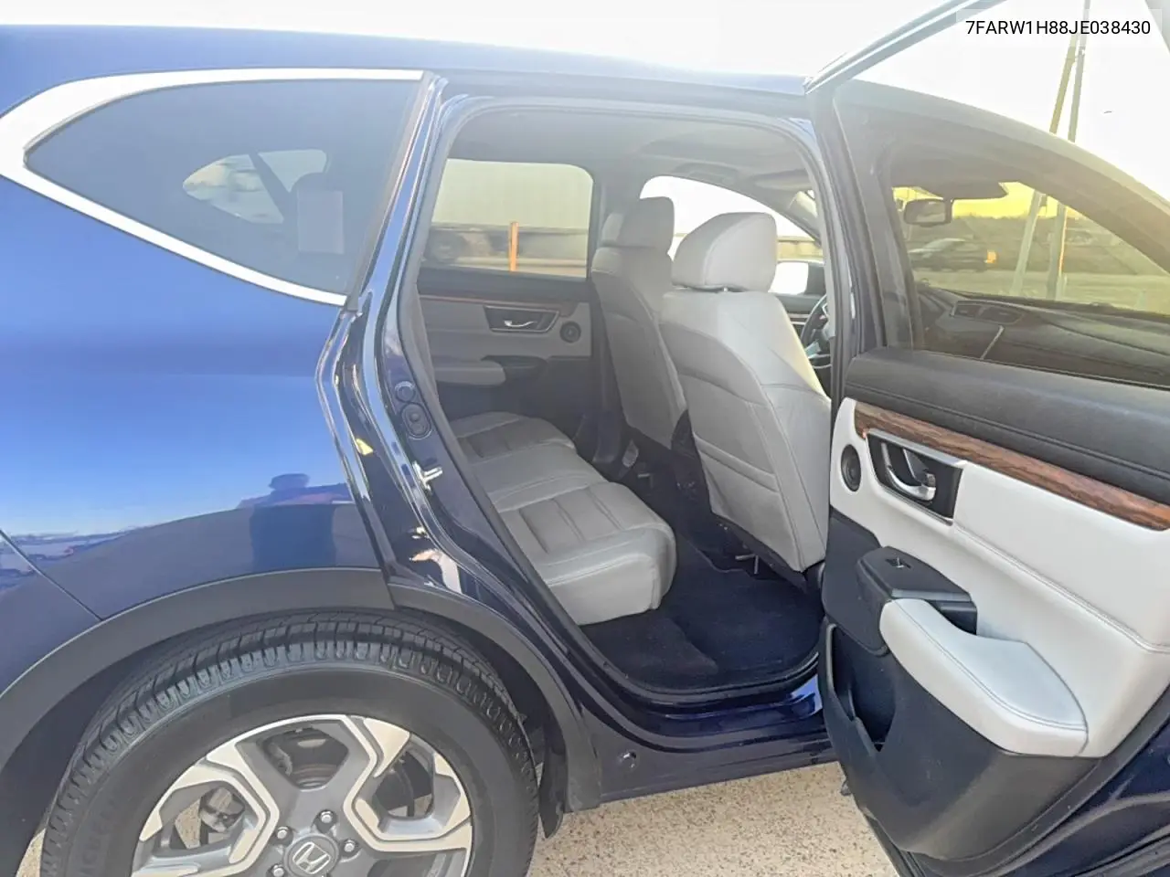 7FARW1H88JE038430 2018 Honda Cr-V Exl
