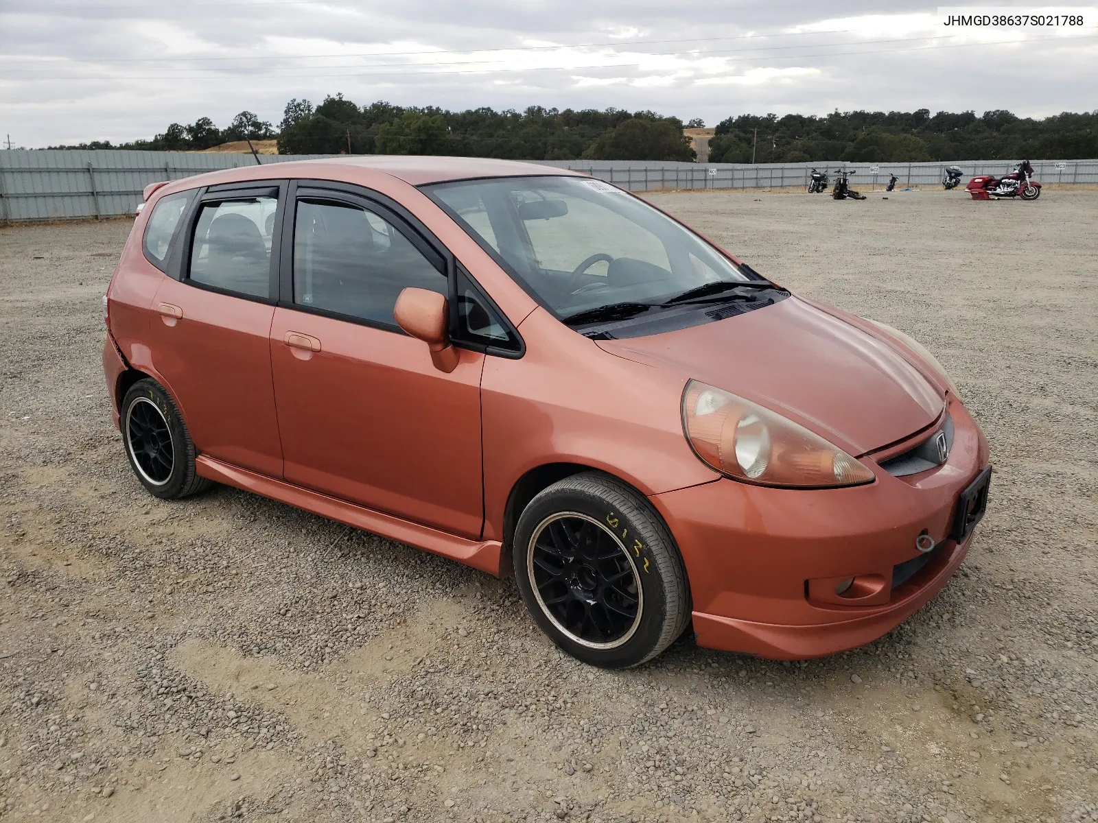 2007 Honda Fit S VIN: JHMGD38637S021788 Lot: 68901734