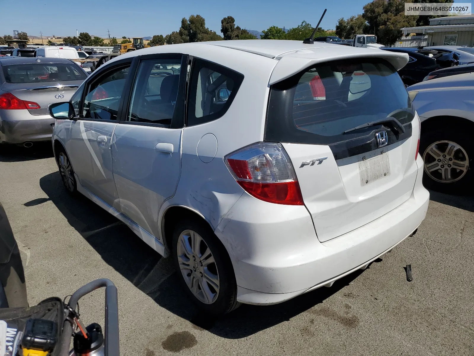 JHMGE8H64BS010267 2011 Honda Fit Sport