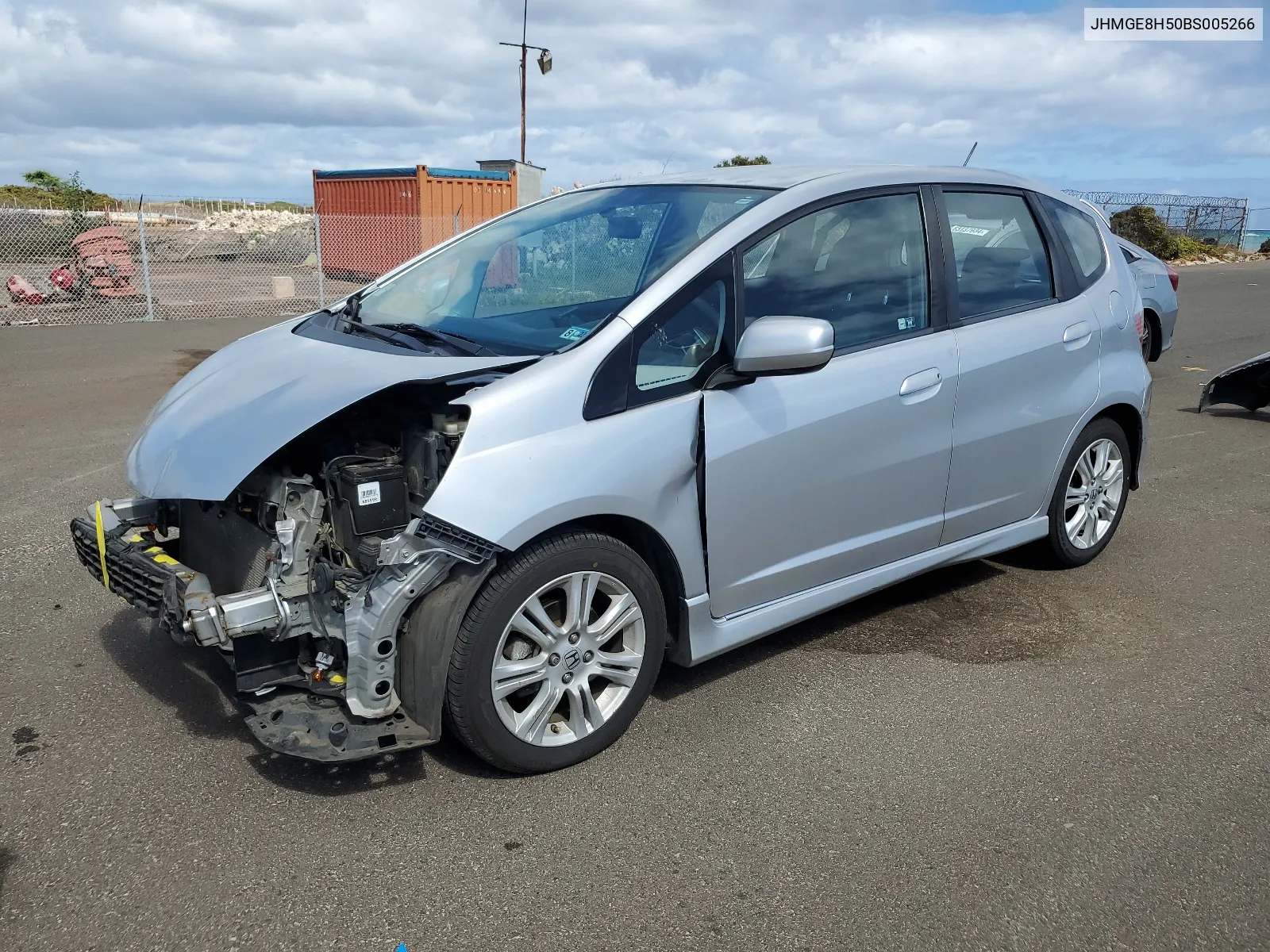 JHMGE8H50BS005266 2011 Honda Fit Sport