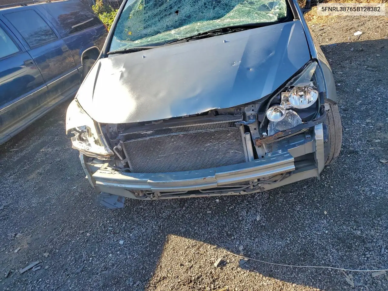 5FNRL38765B128382 2005 Honda Odyssey Exl