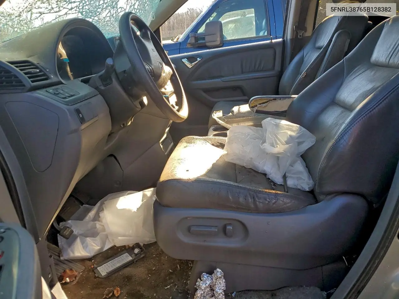 5FNRL38765B128382 2005 Honda Odyssey Exl