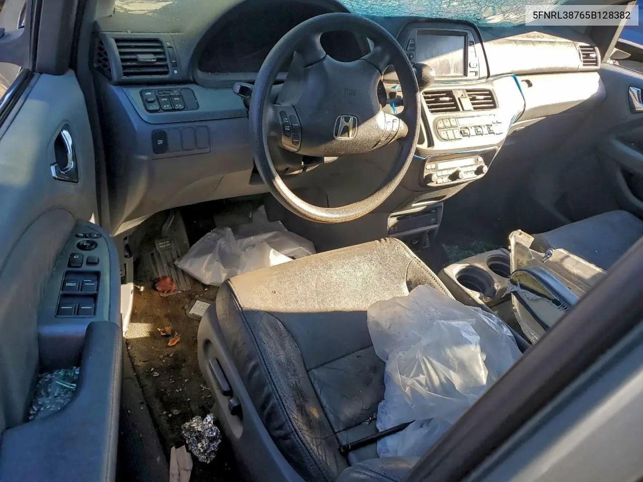 5FNRL38765B128382 2005 Honda Odyssey Exl