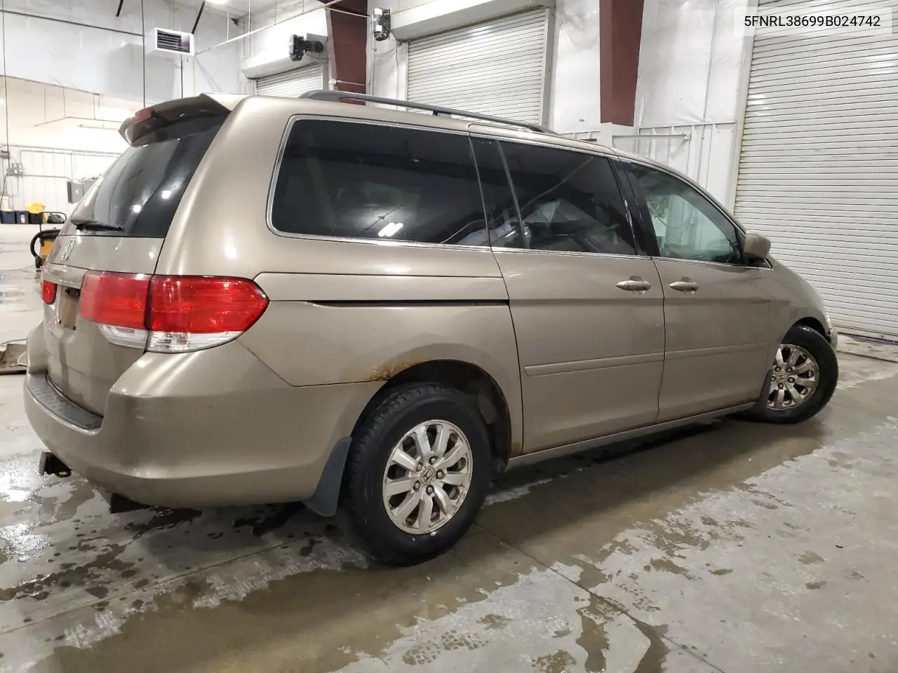 5FNRL38699B024742 2009 Honda Odyssey Exl