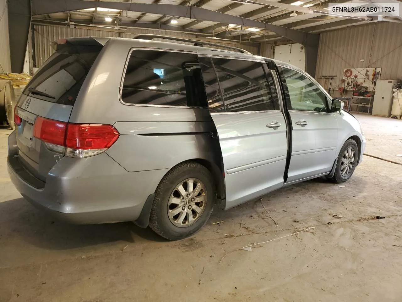 5FNRL3H62AB011724 2010 Honda Odyssey Exl