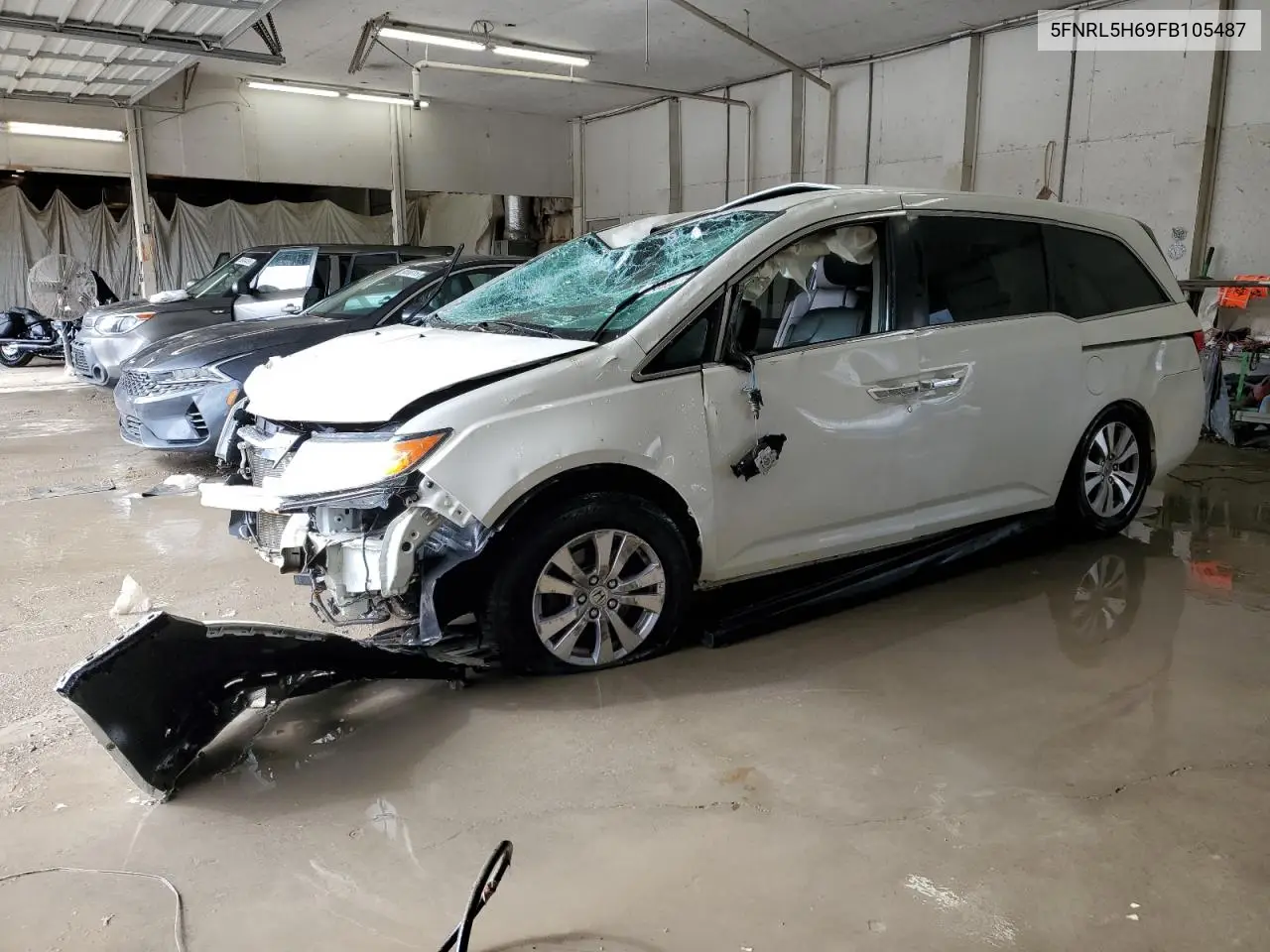 5FNRL5H69FB105487 2015 Honda Odyssey Exl
