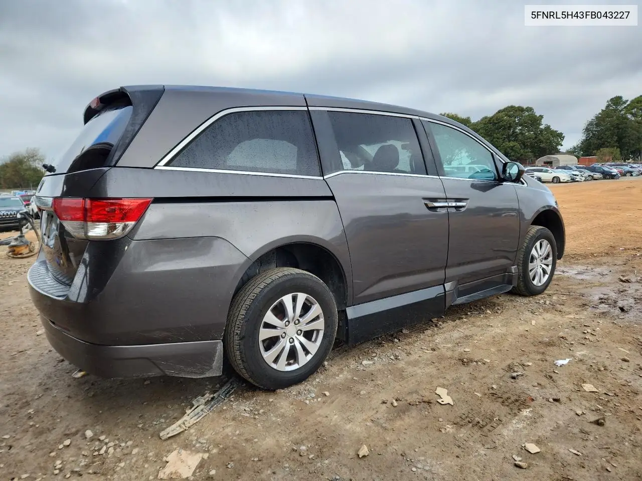 5FNRL5H43FB043227 2015 Honda Odyssey Ex