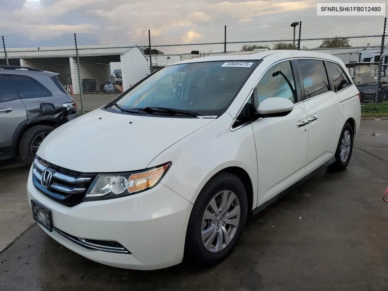 5FNRL5H61FB012480 2015 Honda Odyssey Exl