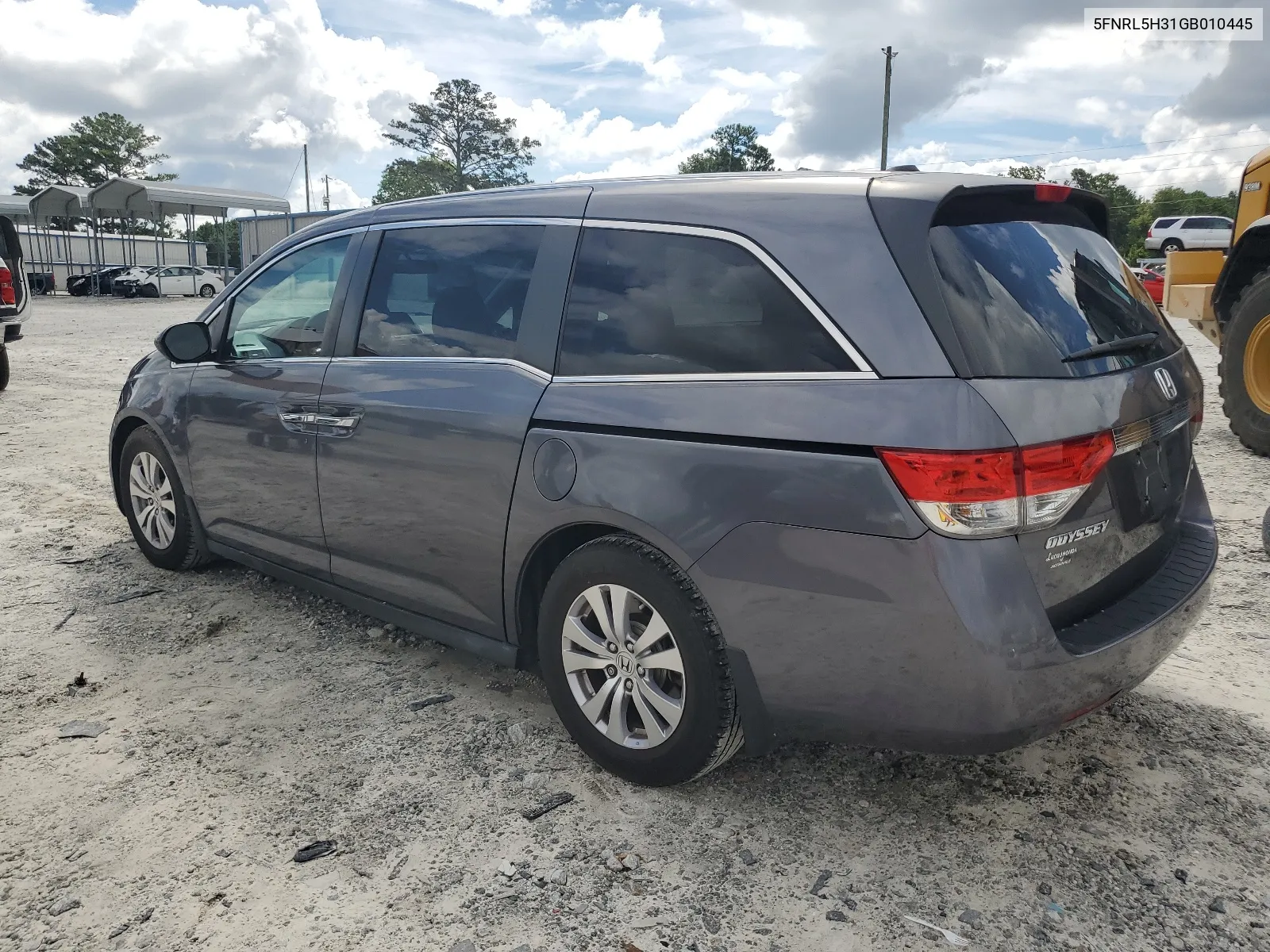 5FNRL5H31GB010445 2016 Honda Odyssey Se