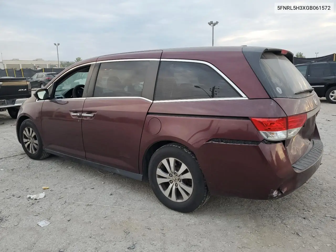 5FNRL5H3XGB061572 2016 Honda Odyssey Se