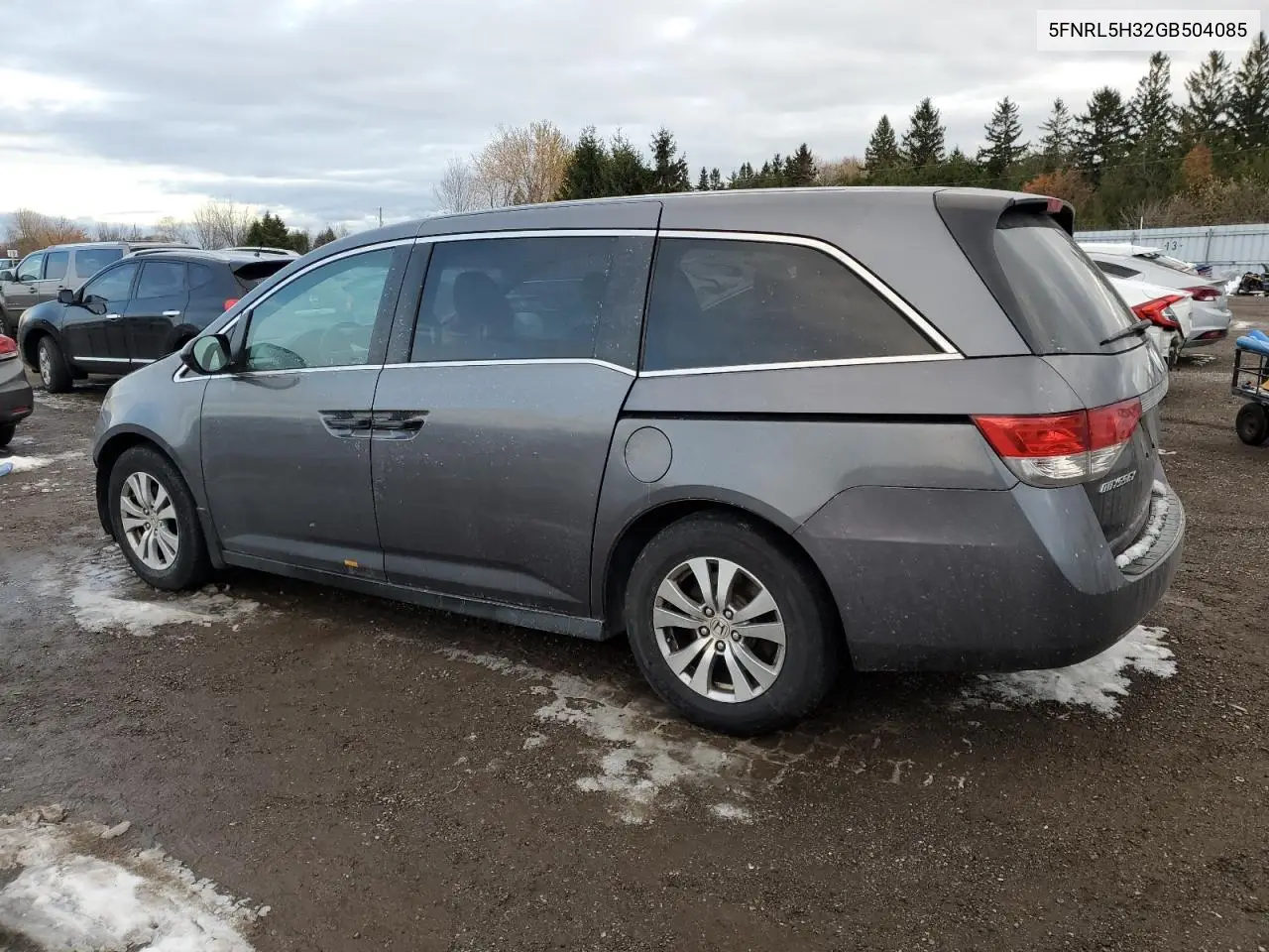 5FNRL5H32GB504085 2016 Honda Odyssey Se