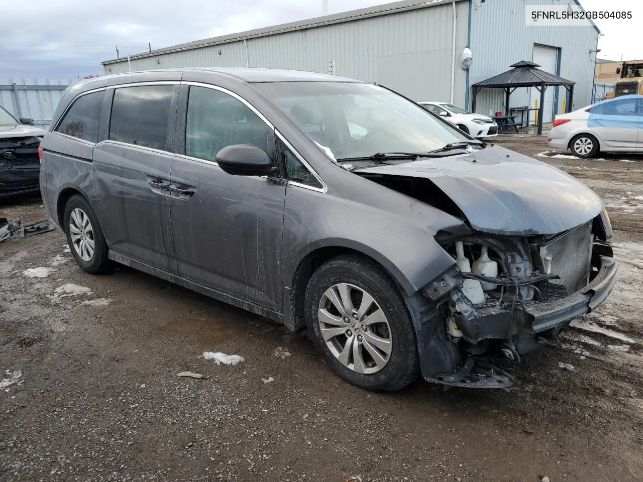 5FNRL5H32GB504085 2016 Honda Odyssey Se