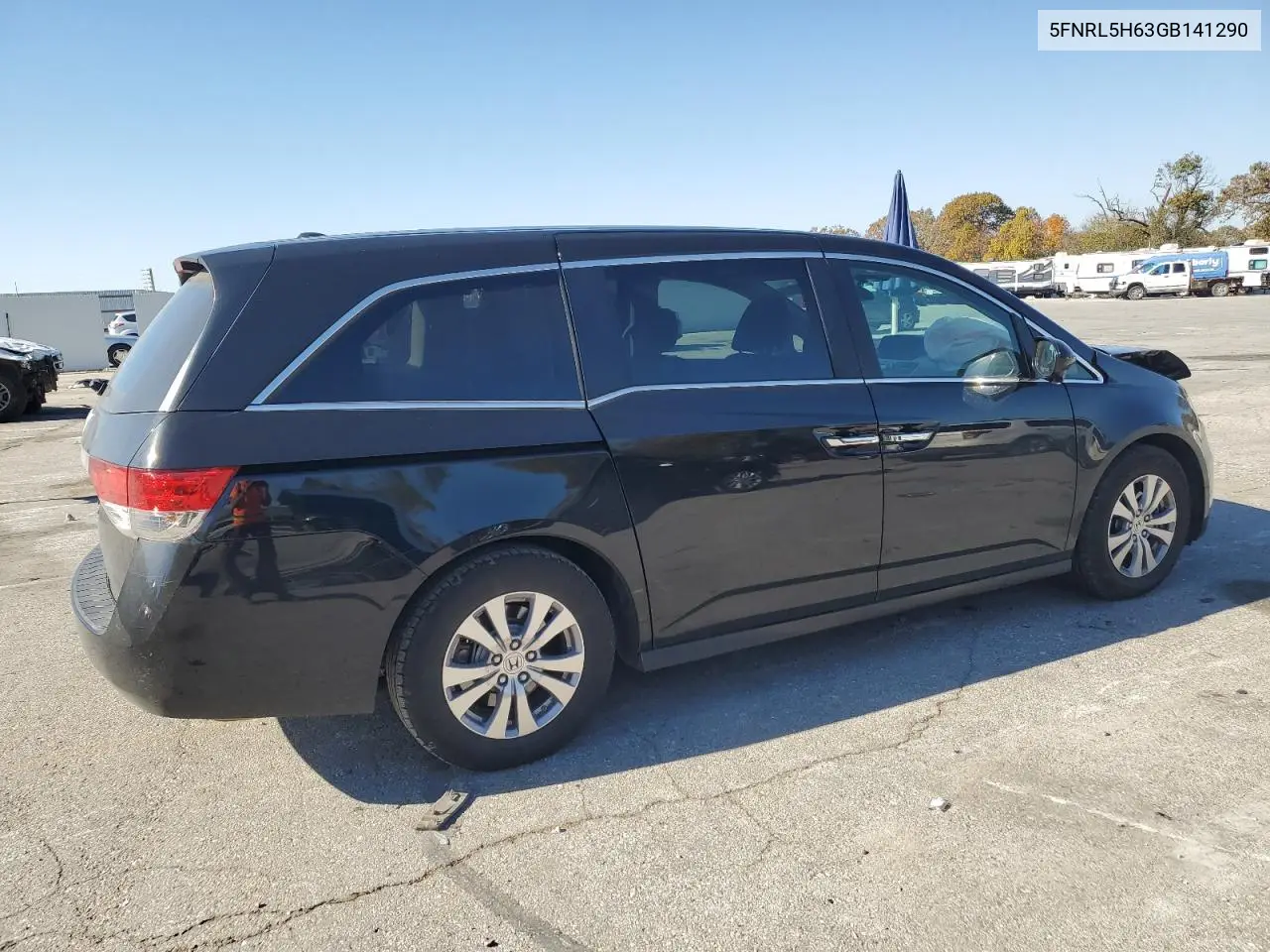 5FNRL5H63GB141290 2016 Honda Odyssey Exl