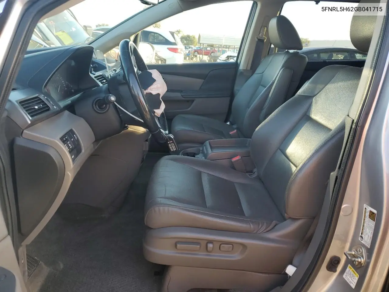5FNRL5H62GB041715 2016 Honda Odyssey Exl
