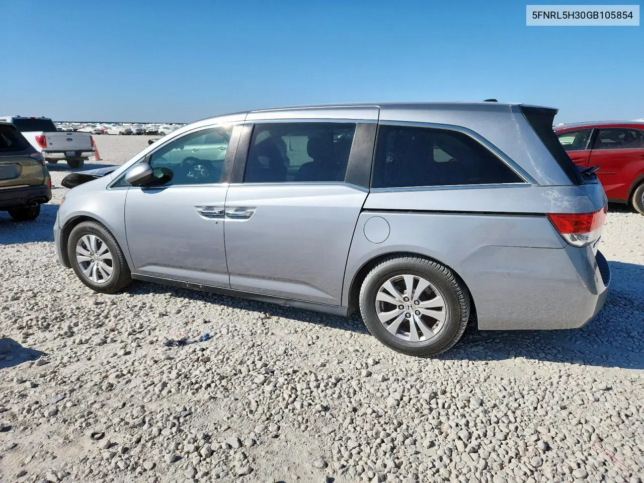 5FNRL5H30GB105854 2016 Honda Odyssey Se