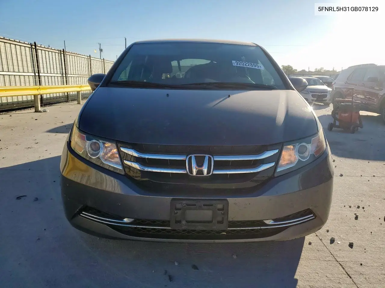 5FNRL5H31GB078129 2016 Honda Odyssey Se