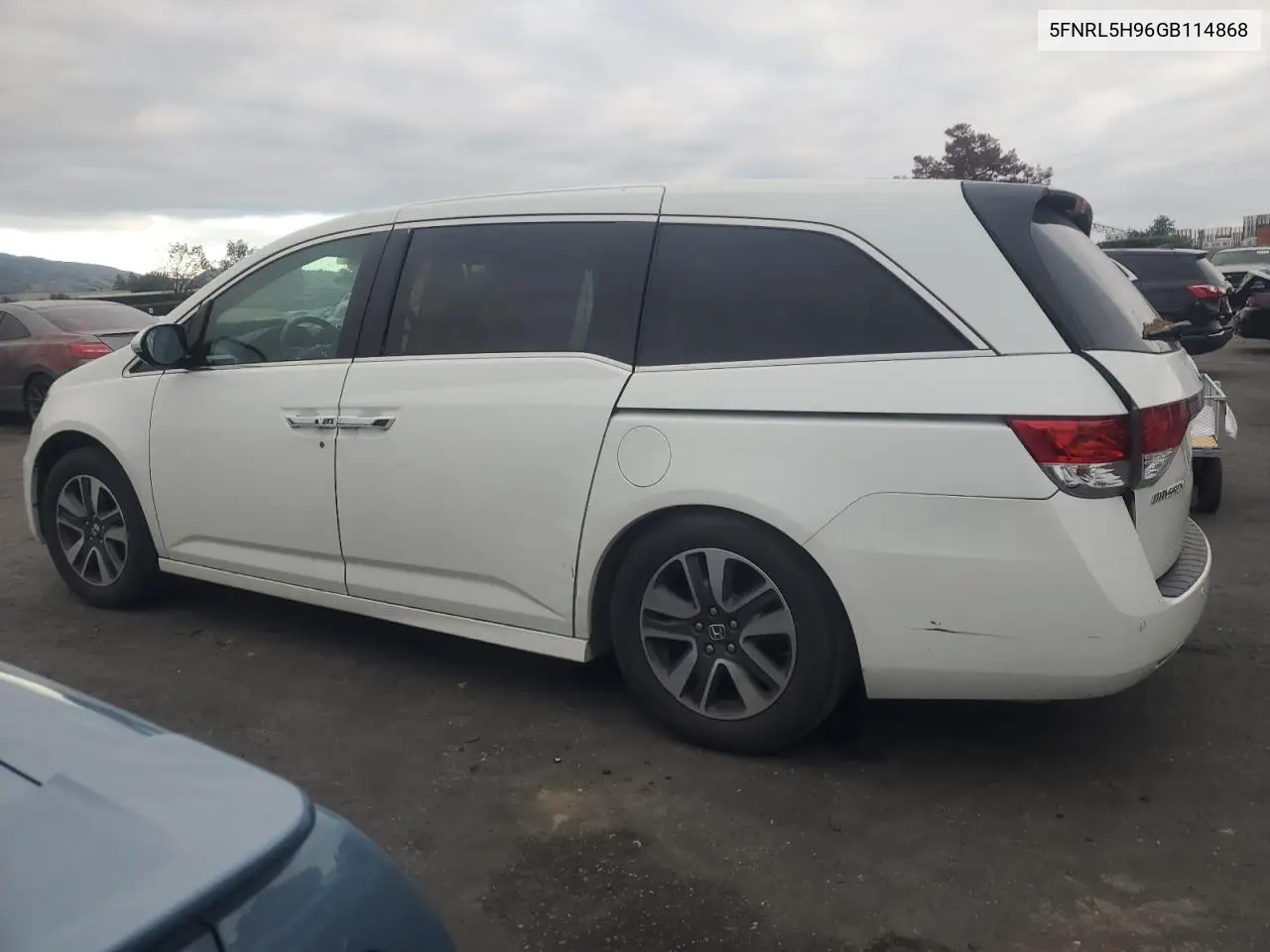 5FNRL5H96GB114868 2016 Honda Odyssey Touring